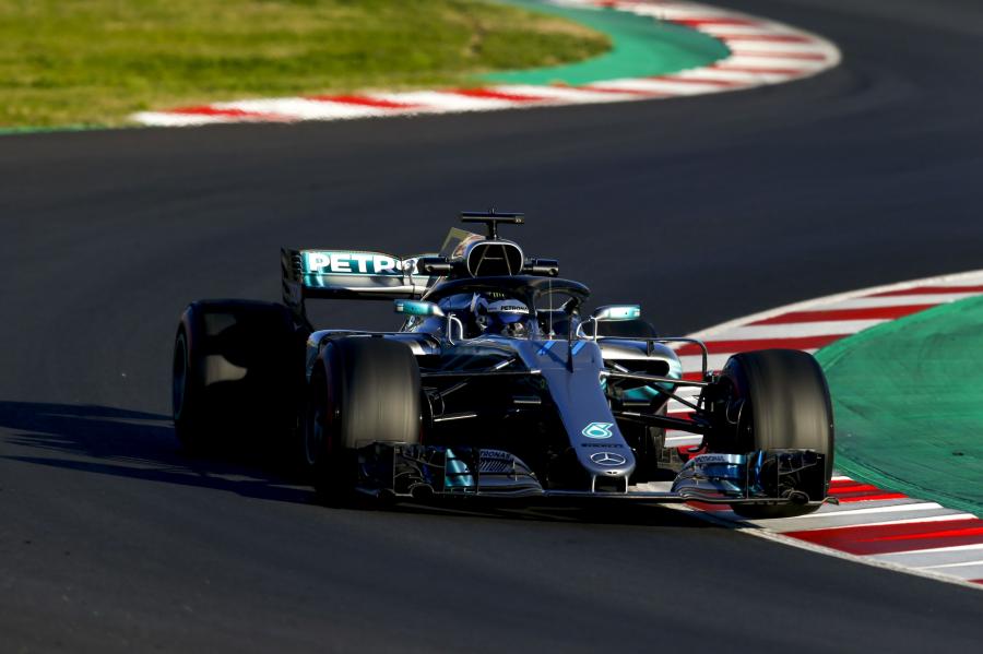  Mercedes-AMG F1 W09 EQ Power+ 2018 года  (фото 12 из 36)